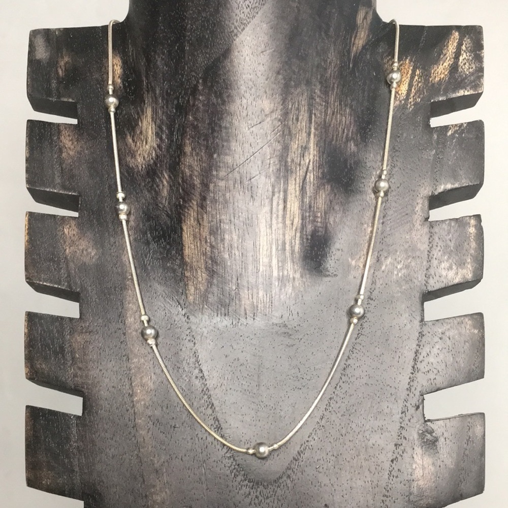 SILVER‎ OX BEADS WOMEN’S NECKLACE